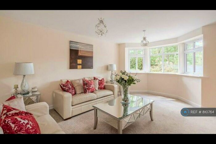 5 Bedroom Detached House To Rent In St. Bernards Road, Solihull, B92