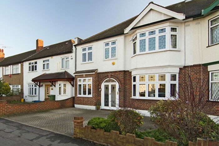 6 Bedroom Property To Rent In Ashbourne Avenue, London, E18