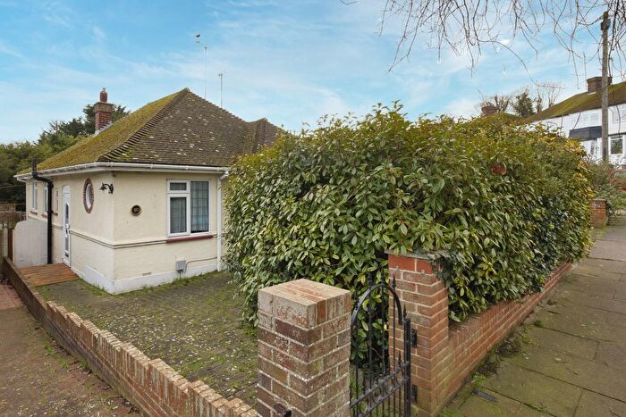 2 Bedroom Bungalow For Sale In Masons Rise, Broadstairs, Kent, CT10