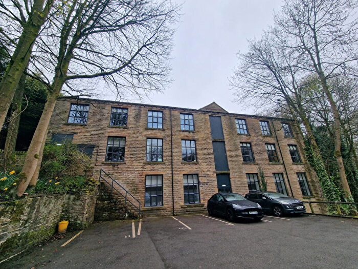 2 Bedroom Flat To Rent In Green Lane, Holmfirth, HD9