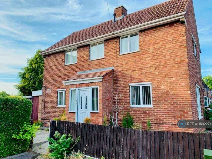3 Bedroom Semi-Detached House To Rent In Whitehill Road, Cambridge, CB5