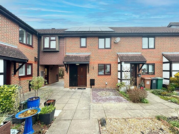 3 Bedroom Terraced House To Rent In Middlefield, Horley, RH6