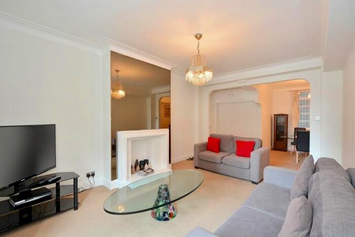 3 Bedroom Flat To Rent In Portman Square, London, W1H