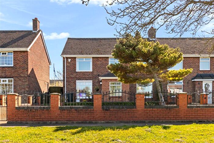 4 Bedroom Semi Detached House For Sale In Laceby Road, Grimsby, DN34