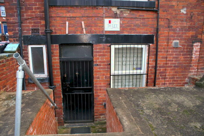 1 Bedroom Flat To Rent In Back Brudenell Mount, Hyde Park, Leeds, LS6