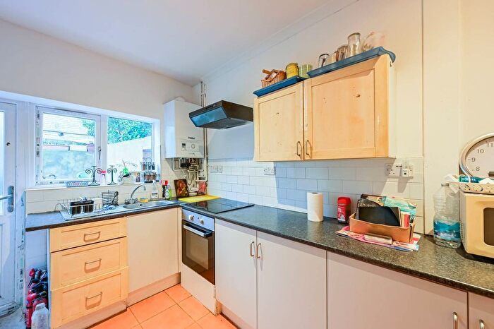5 Bedroom Terraced House For Sale In Grove Road, Leytonstone, London, E11