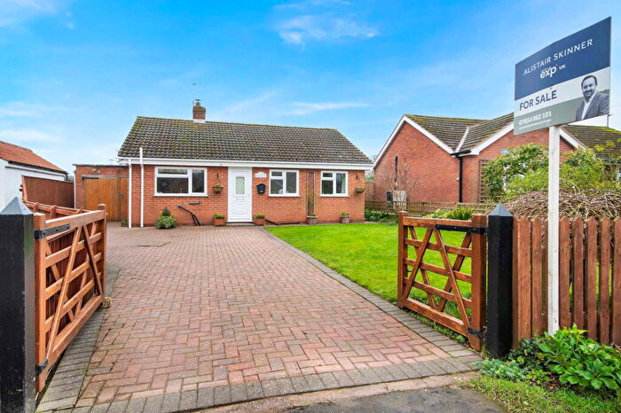 3 Bedroom Detached Bungalow For Sale In Low Street, East Drayton, Retford, DN22