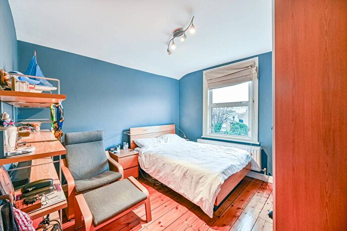 2 Bedroom Flat To Rent In Endymion Road, Brixton, London, SW2