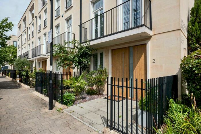 4 Bedroom House To Rent In Stothert Avenue, Bath, BA2