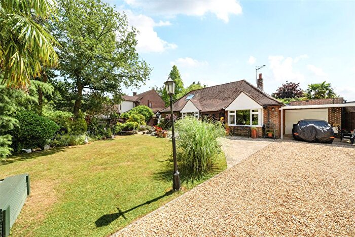 4 Bedroom Bungalow For Sale In Smallfield Road, Horley, Surrey, RH6