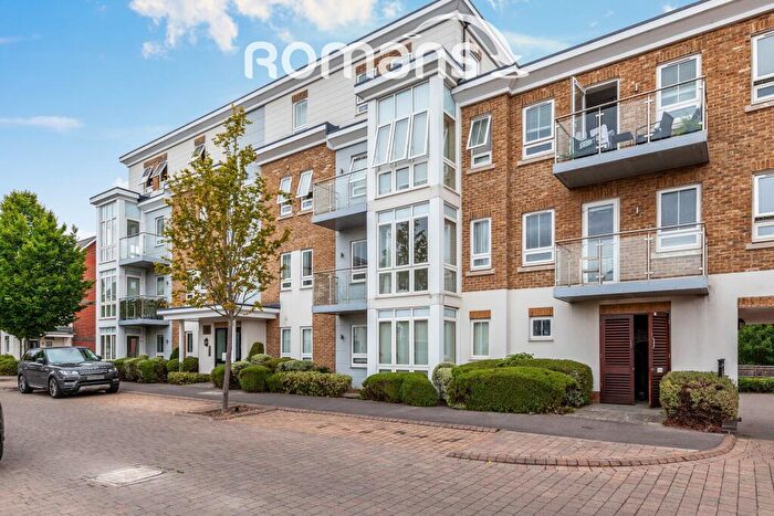 2 Bedroom Flat To Rent In Moorland Place, Kingfisher Drive, Maidenhead, SL6