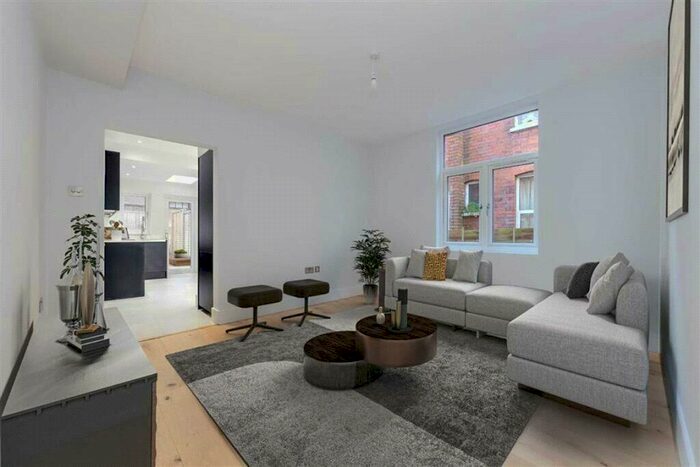 2 Bedroom Apartment To Rent In Upper Walthamstow Road, Walthamstow, London, E17