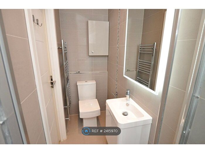 1 Bedroom Flat To Rent In High Road, London, N2