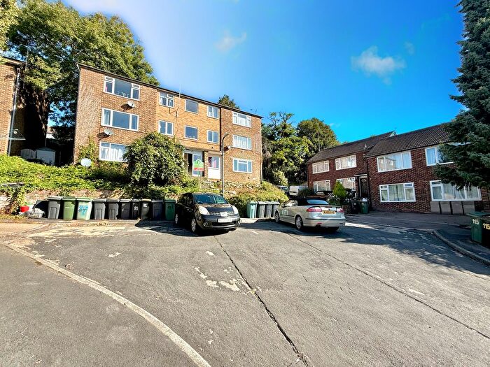 2 Bedroom Flat To Rent In Roseholme, Maidstone, ME16