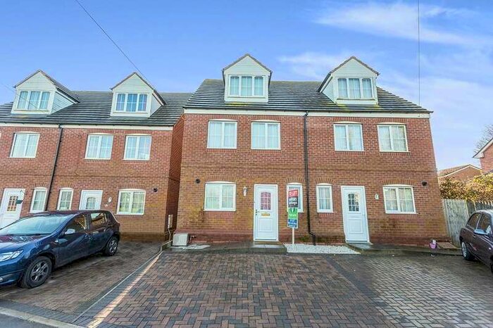 4 Bedroom Semi-Detached House To Rent In Radnor Close, Rubery, Rednal, Birmingham, B45