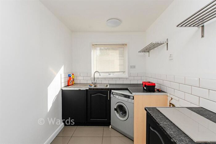 1 Bedroom Ground Maisonette For Sale In Old Road West, Gravesend, Kent, DA11