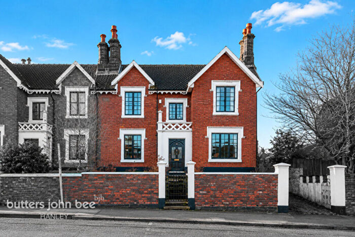 3 Bedroom Semi-Detached House To Rent In Waterloo Road, Stoke-On-Trent, ST6