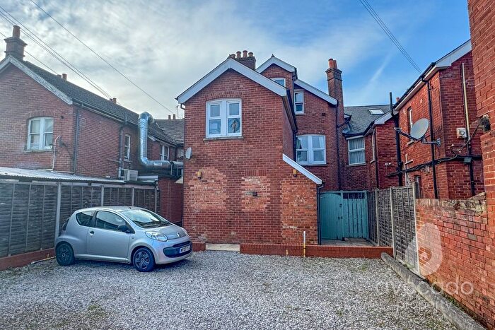 2 Bedroom Flat For Sale In Farnborough Road, Farnborough, Hampshire, GU14
