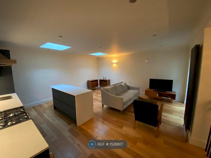 3 Bedroom Semi-Detached House To Rent In Shirland Road, London, W9