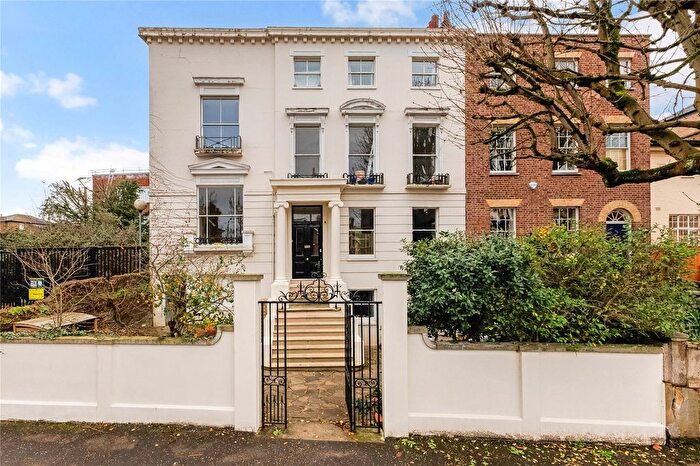 2 Bedroom Flat For Sale In Spring Terrace, Richmond, TW9