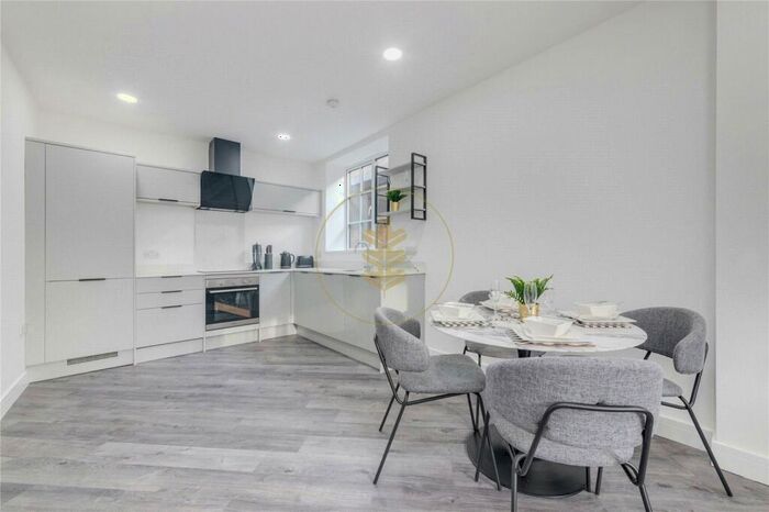 2 Bedroom Apartment To Rent In Ashford Road, Cricklewood, NW2