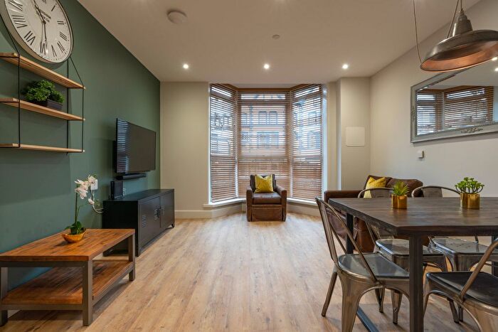 2 Bedroom Flat To Rent In Walter Road, Swansea, SA1