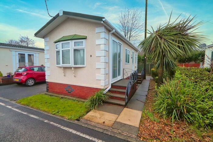 1 Bedroom Park Home For Sale In Moss Side Lane, Rixton, WA3
