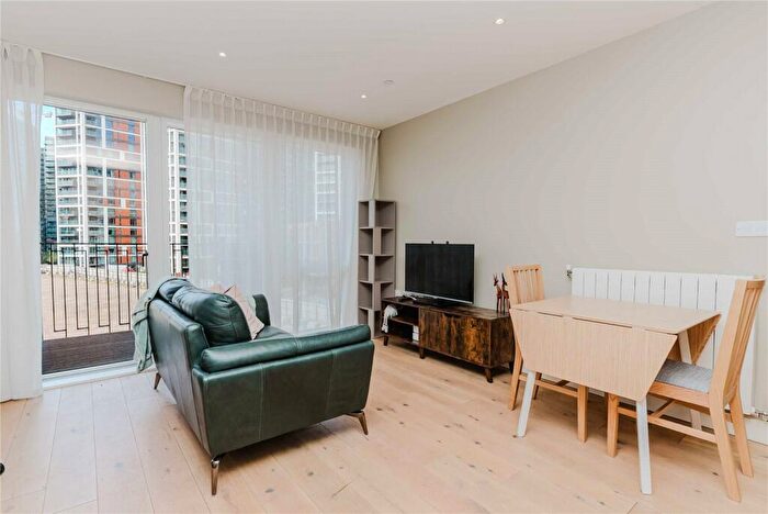 1 Bedroom Apartment For Sale In New Warren Lane, London, SE18