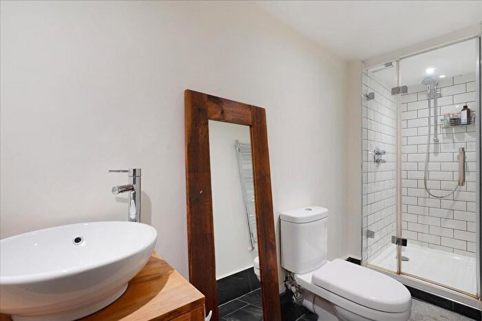 2 Bedroom Flat For Sale In Fulham Park Gardens, Fulham, London, SW6