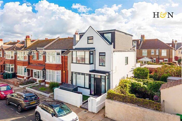 4 Bedroom Detached House For Sale In Tennis Road, Hove, BN3