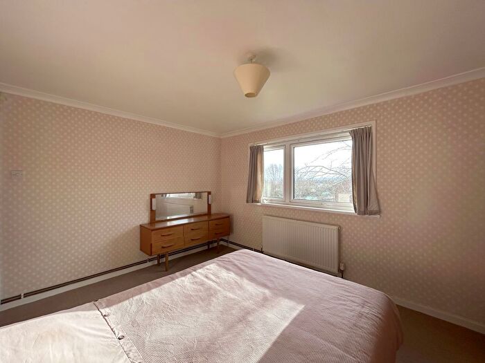 2 Bedroom Flat For Sale In Queens Road, Priors Park, Tewkesbury, GL20