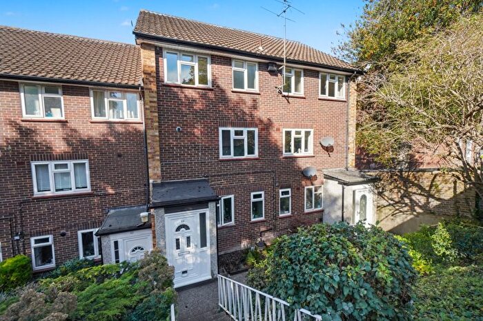 2 Bedroom Maisonette For Sale In Southborne House, High Wycombe, HP13