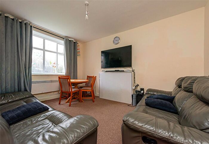 2 Bedroom Apartment To Rent In Oakfield Court, Haslemere Road, Crouch End, London, N8