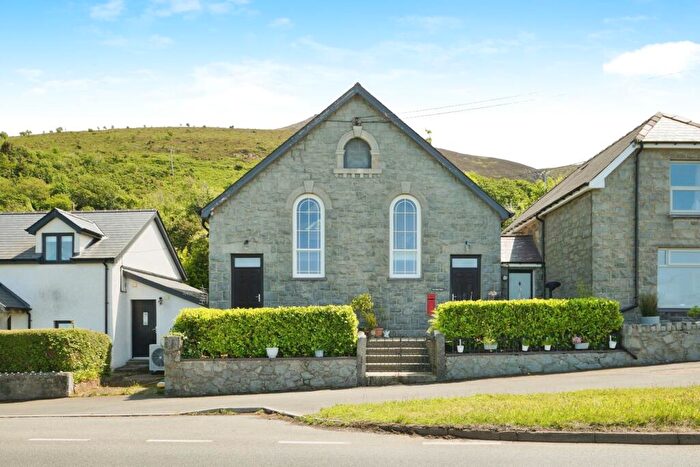 4 Bedroom House For Sale In Gyrn Goch, Caernarfon, Gwynedd, LL54