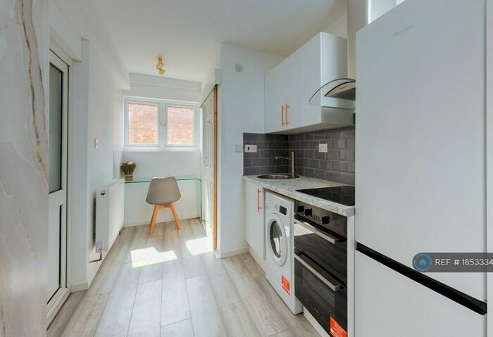 Studio To Rent In Bourne Road, Cambridge, CB4