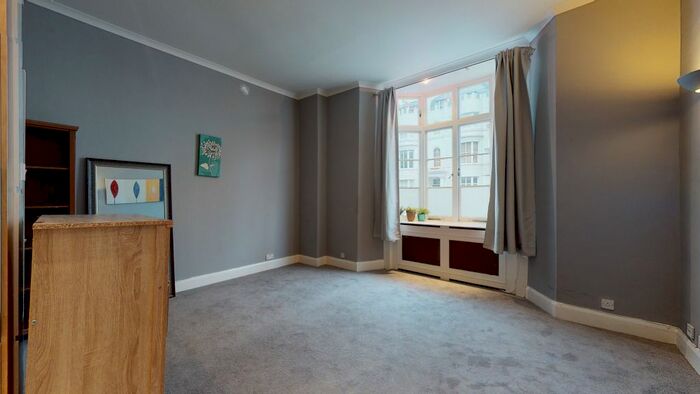 2 Bedroom Flat To Rent In Gloucester Terrace, London, W2