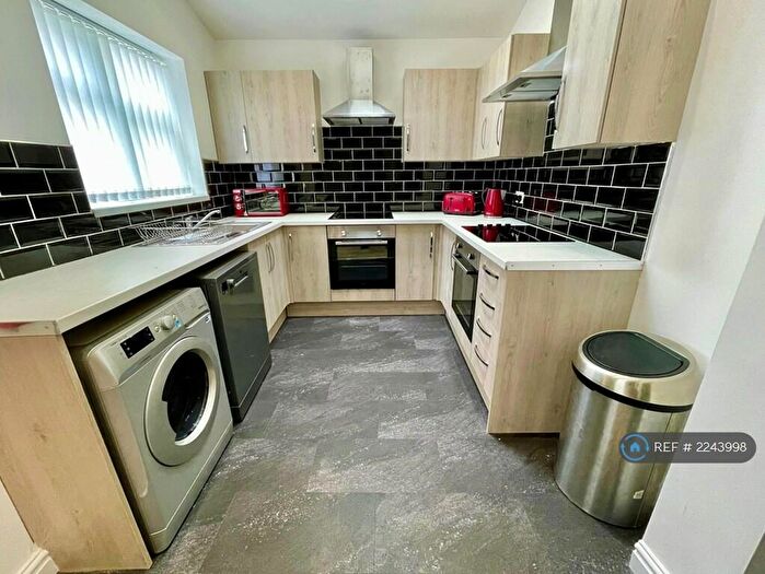 6 Bedroom Terraced House To Rent In Adelaide Road, Liverpool City Centre, L7