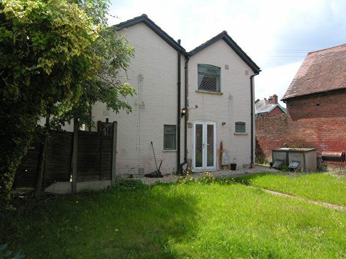 6 Bedroom House To Rent In Bedroom Detached House In Bournemouth, BH9