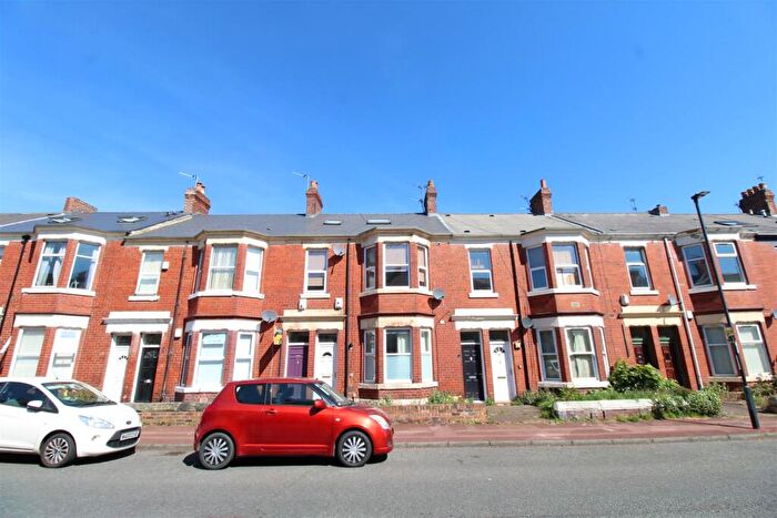 3 Bedroom Apartment For Sale In Simonside Terrace, Heaton, Newcastle Upon Tyne, Tyne & Wear, NE6
