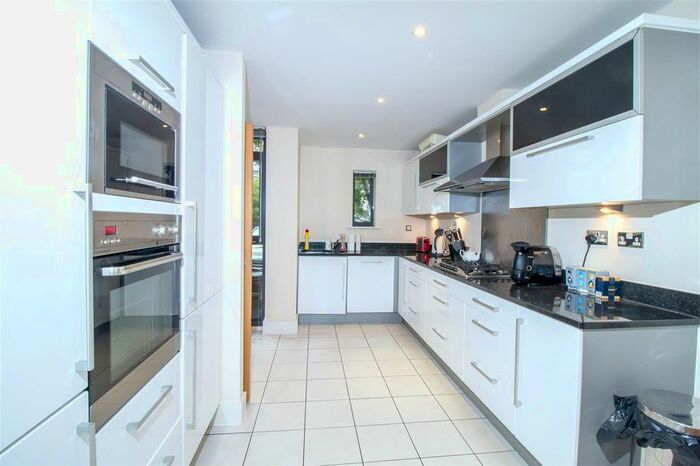 4 Bedroom Town House To Rent In Scott Avenue, Whitelands Park, Putney SW15