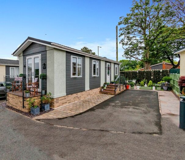 2 Bedroom Mobile/park Home For Sale In New Road, Featherstone, Wolverhampton, WV10