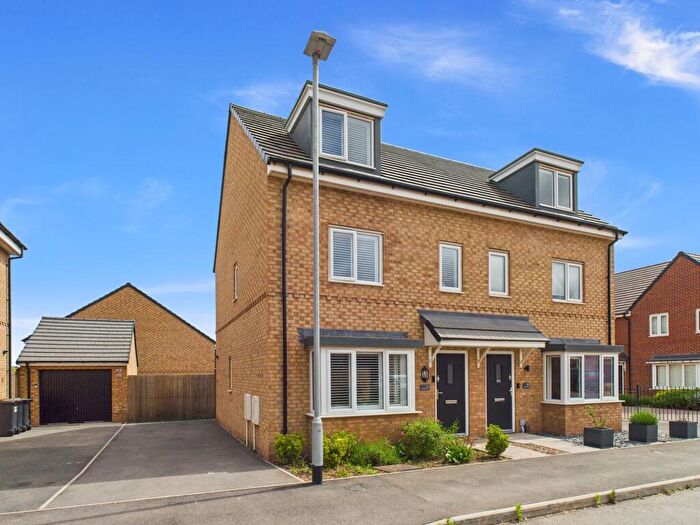 3 Bedroom Semi-Detached House For Sale In Withnall Close, Gedling, Nottingham, NG4