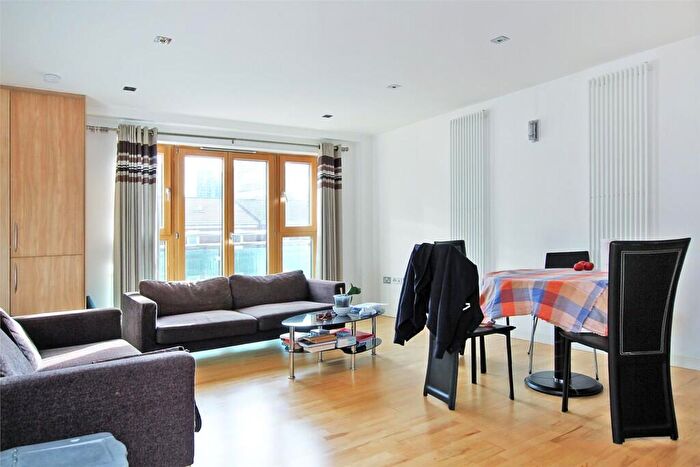 3 Bedroom Apartment To Rent In Chicksand Street, Spitalfields, London, E1
