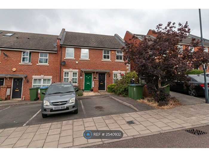 2 Bedroom End Of Terrace House To Rent In Howerd Way, London, SE18