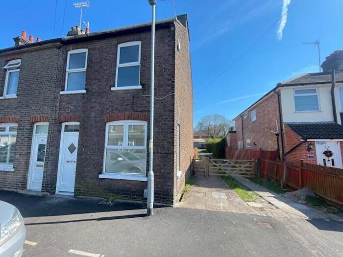 2 Bedroom End Of Terrace House To Rent In Capron Road, Dunstable, LU5