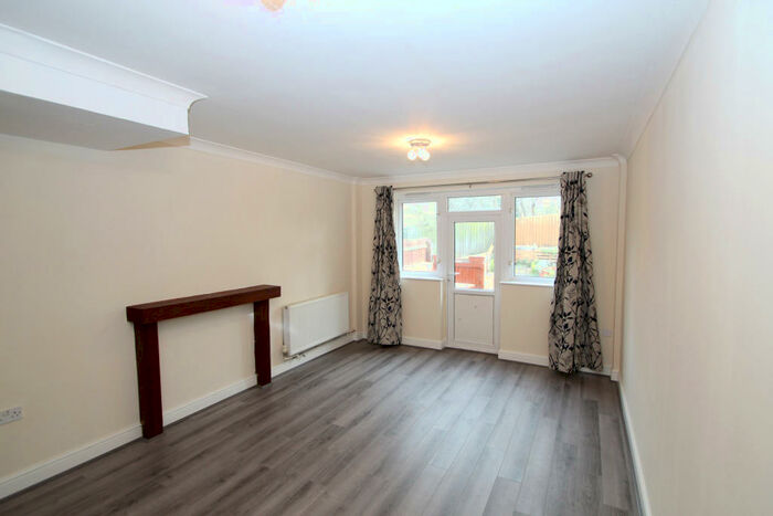 3 Bedroom House To Rent In Montbretia Close, Orpington, BR5