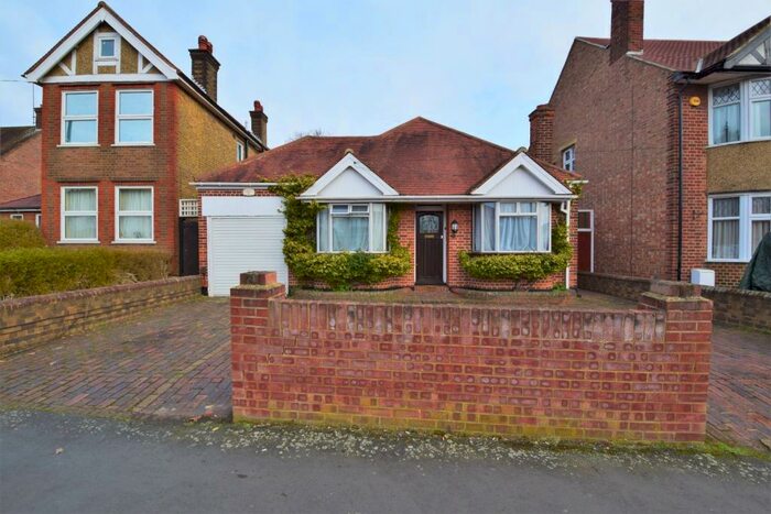 3 Bedroom Detached Bungalow To Rent In Corbins Lane, Harrow, Greater London, HA2