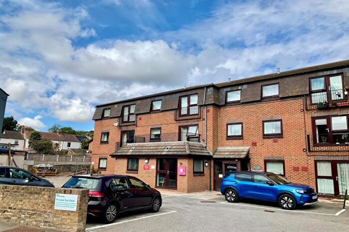 2 Bedroom Flat For Sale In Kingsford Court, Coombe Valley Road, Dover, CT17
