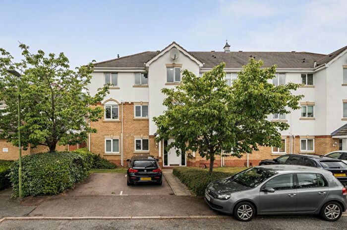 2 Bedroom Flat For Sale In Basildon Close, Watford, WD18