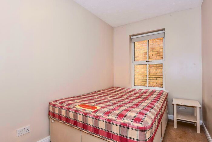 2 Bedroom Apartment To Rent In Awgar Stone Road, Headington, OX3